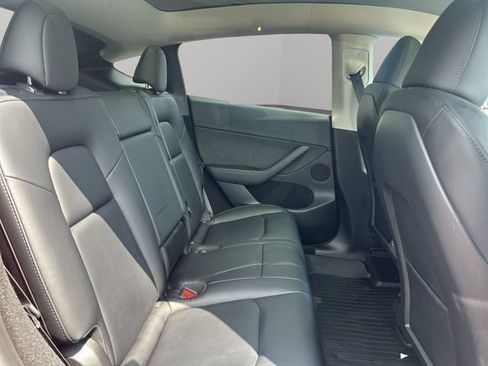 Used 2023 Tesla Model Y Long Range AWD/4WD image 19