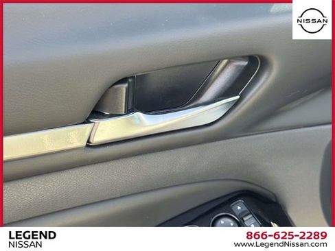 Used 2023 Nissan Altima 2.5 SV image 15