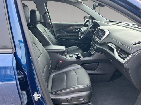 Used 2023 GMC Terrain SLT image 17