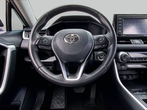 Used 2021 Toyota RAV4 XLE Premium FWD image 6