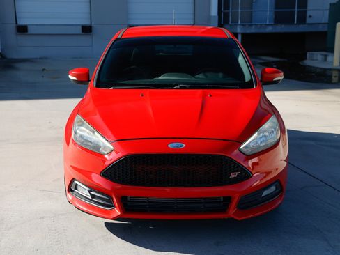Used 2017 Ford Focus ST image 23