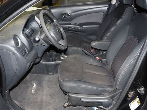 Used 2014 Nissan Versa SV image 7