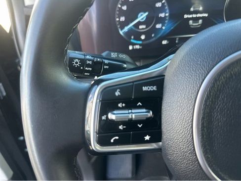 Certified 2024 Kia Carnival SX image 24