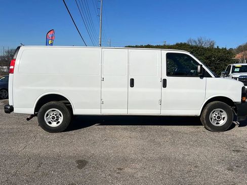 Used 2023 GMC Savana 2500 Extended image 4