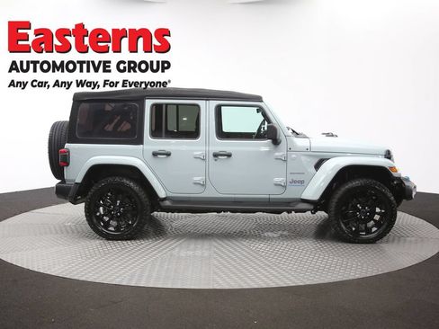 Used 2024 Jeep Wrangler Unlimited Sahara w/ Technology Group AWD/4WD image 45