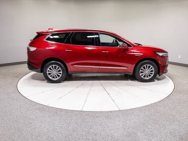 Used 2024 Buick Enclave Essence FWD image 7