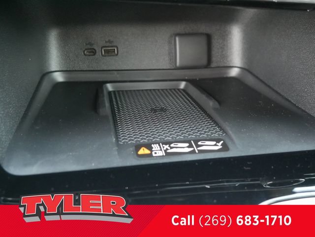 New 2027 Chevrolet Traverse LT w/ LPO, Floor Liner Package AWD/4WD image 32