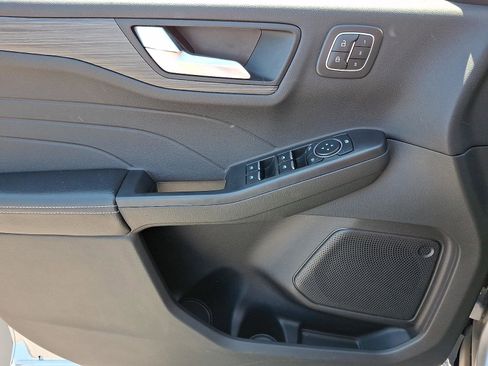 Used 2023 Ford Escape Platinum AWD/4WD image 25