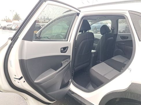 Used 2021 Hyundai Kona SEL image 12