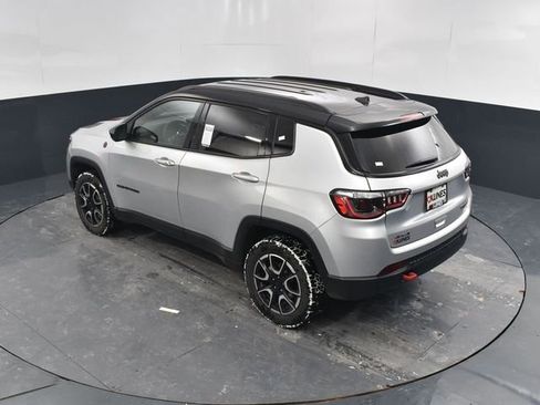 Used 2024 Jeep Compass Trailhawk image 37