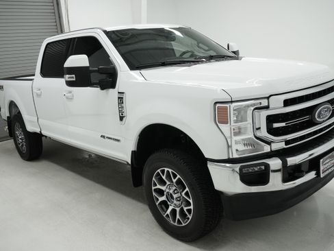Used 2022 Ford F250 Lariat w/ Lariat Ultimate Package AWD/4WD image 3