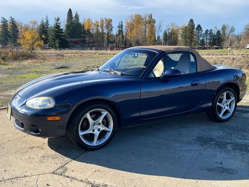 Used 2001 MAZDA MX-5 Miata image 7