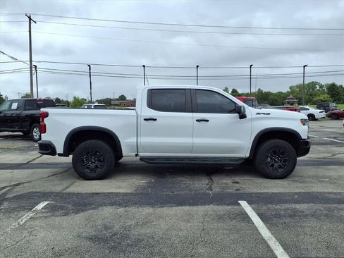 Used 2024 Chevrolet Silverado 1500 ZR2 w/ Technology Package image 8