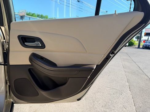 Used 2015 Chevrolet Malibu LT FWD image 24