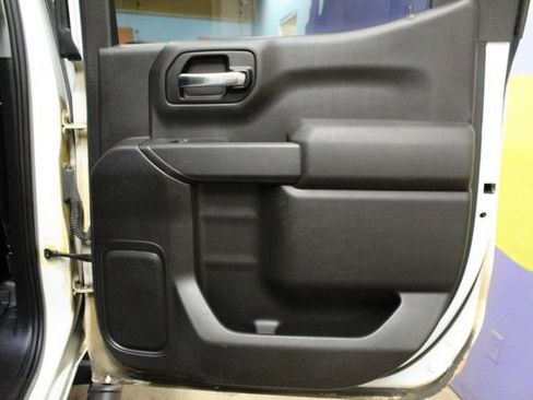 Used 2019 Chevrolet Silverado 1500 Custom Trail Boss image 11