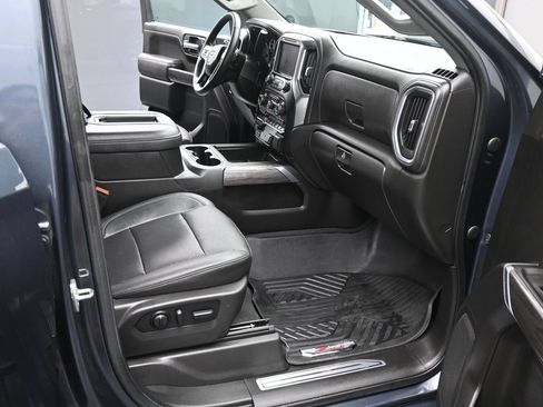 Used 2022 Chevrolet Silverado 1500 LTZ w/ Z71 Off-Road Package AWD/4WD image 11