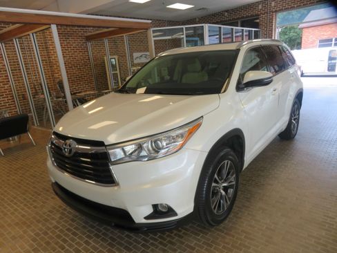 Used 2016 Toyota Highlander XLE FWD image 83