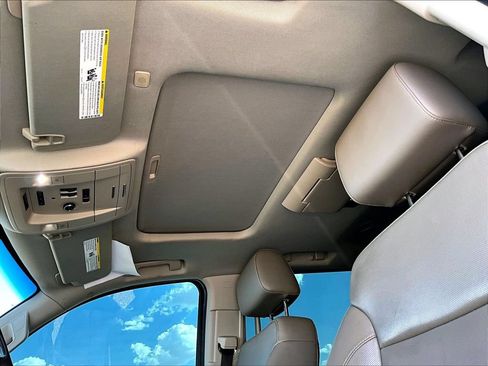 Used 2020 GMC Yukon XL SLT w/ Premium Edition RWD image 18