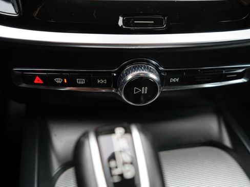 Used 2019 Volvo S60 T6 R-Design image 49