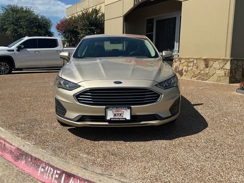 Used 2019 Ford Fusion SE FWD image 5