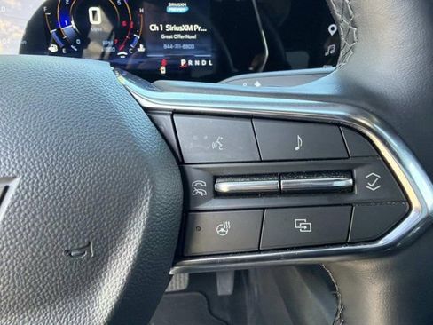 Used 2025 Chevrolet Equinox LT AWD/4WD image 24