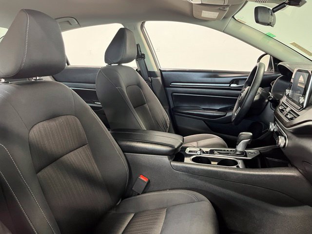 Used 2024 Nissan Altima 2.5 SV FWD image 10