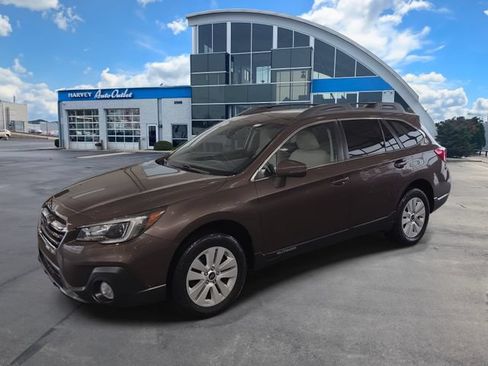 Used 2019 Subaru Outback 2.5i Premium AWD/4WD image 1
