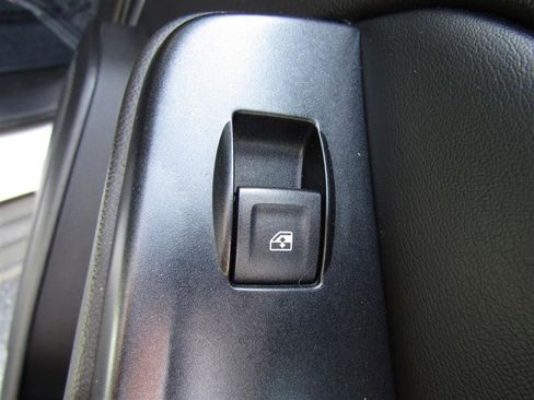 Used 2015 Chevrolet Suburban LT w/ Luxury Package image 40