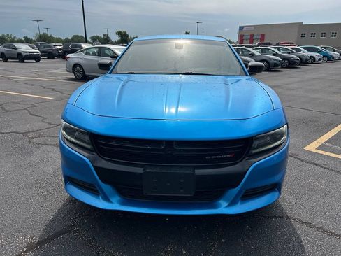 Used 2019 Dodge Charger SXT w/ Blacktop Package RWD image 4