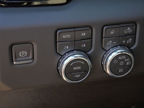 Used 2023 GMC Sierra 1500 AT4 w/ AT4 Premium Package image 37