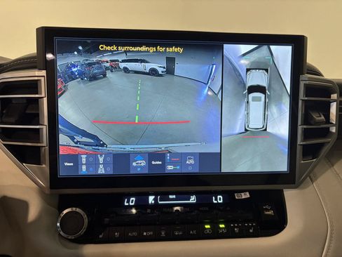 Used 2025 Toyota Sequoia Capstone AWD/4WD image 21