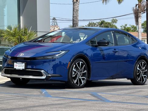 Certified 2025 Toyota Prius Plug-In Hybrid image 9