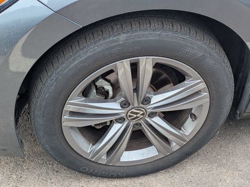 Used 2024 Volkswagen Jetta SE FWD image 5