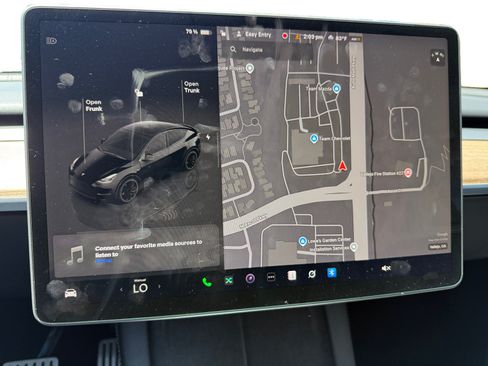 Used 2024 Tesla Model Y Performance AWD/4WD image 12