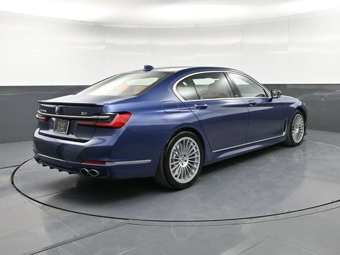 Used 2022 BMW ALPINA B7 xDrive w/ Luxury Rear Seating Package image 8