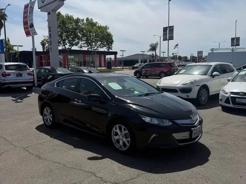Used 2016 Chevrolet Volt Premier w/ Driver Confidence Package FWD image 3