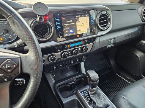 Used 2017 Toyota Tacoma image 21