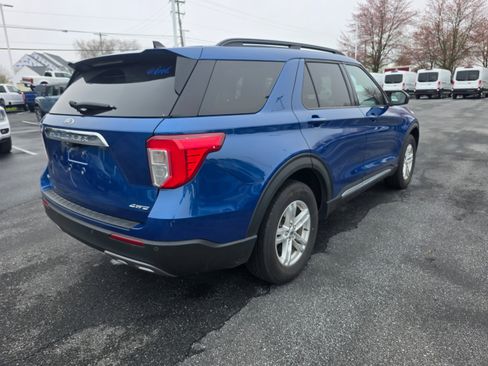 Used 2022 Ford Explorer XLT w/ Equipment Group 202A image 5