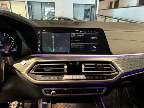 Used 2022 BMW X5 M50i image 15