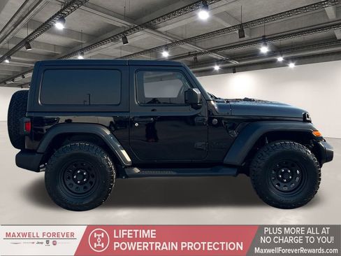 Used 2025 Jeep Wrangler Sport image 17