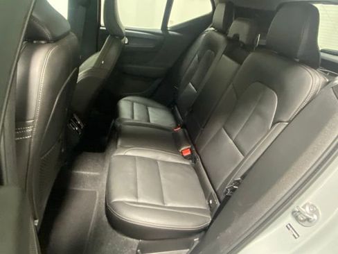 Used 2025 Volvo XC40 B5 Core image 14