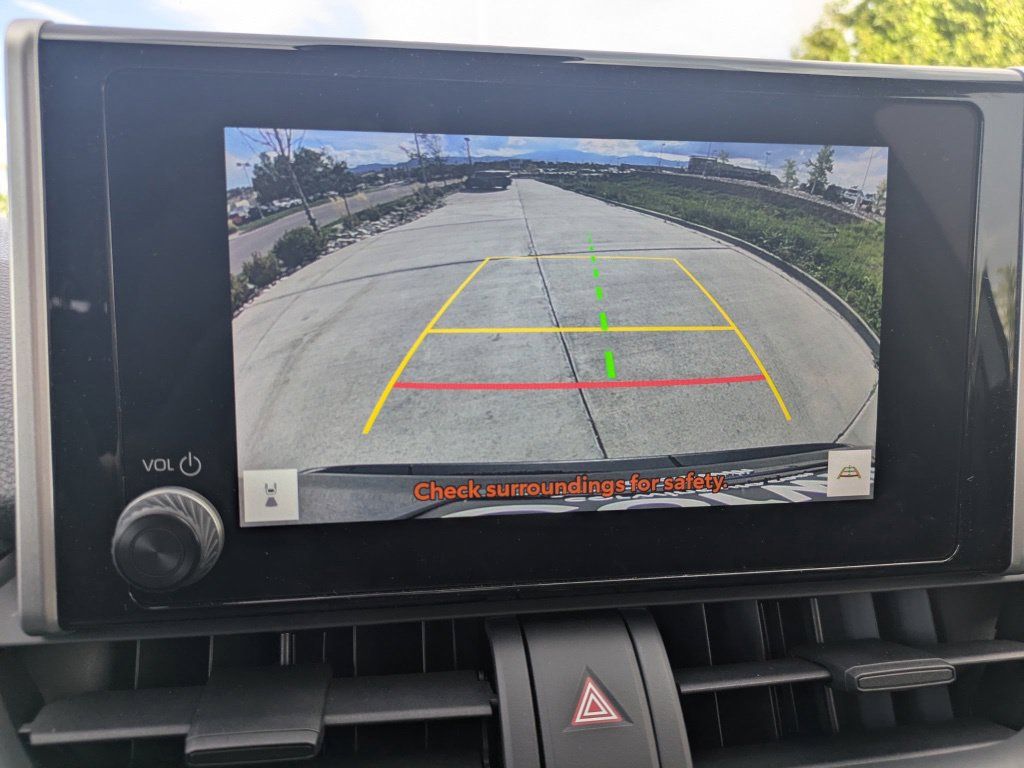 Used 2025 Toyota RAV4 XLE AWD/4WD image 16