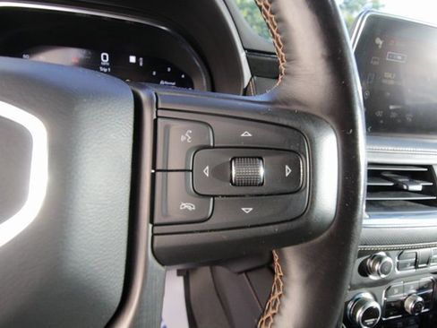 Used 2023 GMC Yukon XL AT4 w/ Technology Package image 26