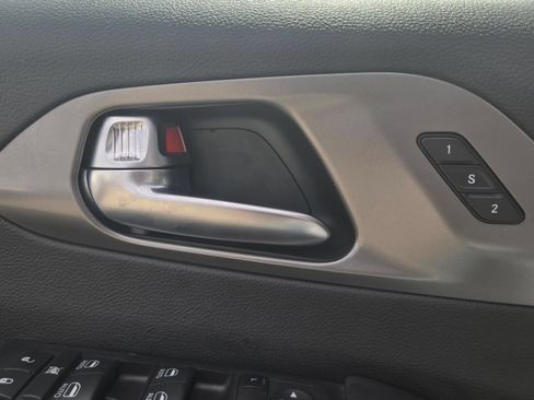 Used 2025 Chrysler Pacifica Select FWD image 22