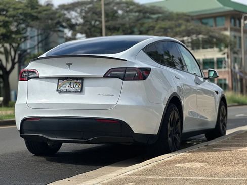 Used 2023 Tesla Model Y Long Range image 5