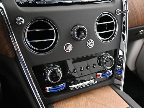 New 2026 Rolls-Royce Cullinan AWD/4WD image 21