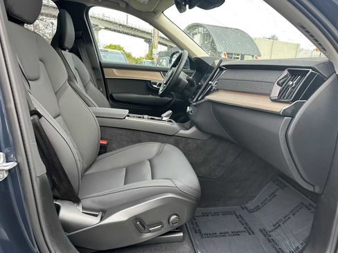 Certified 2025 Volvo XC90 B6 Plus image 10
