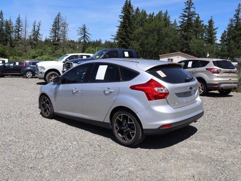 Used 2014 Ford Focus SE w/ Equipment Group 201A FWD image 3