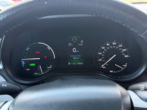 Used 2024 Toyota Sienna XLE FWD image 36
