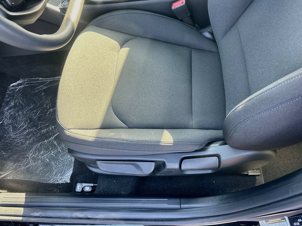 New 2026 Kia K4 FWD image 18